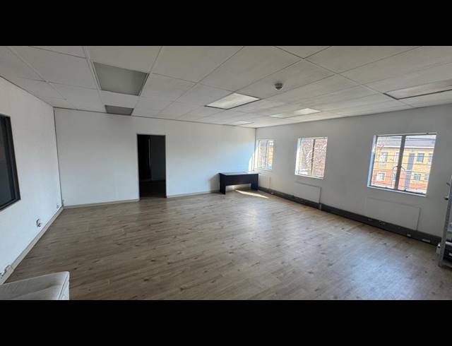 760M² WAREHOUSE TO LET IN LINBRO PARK